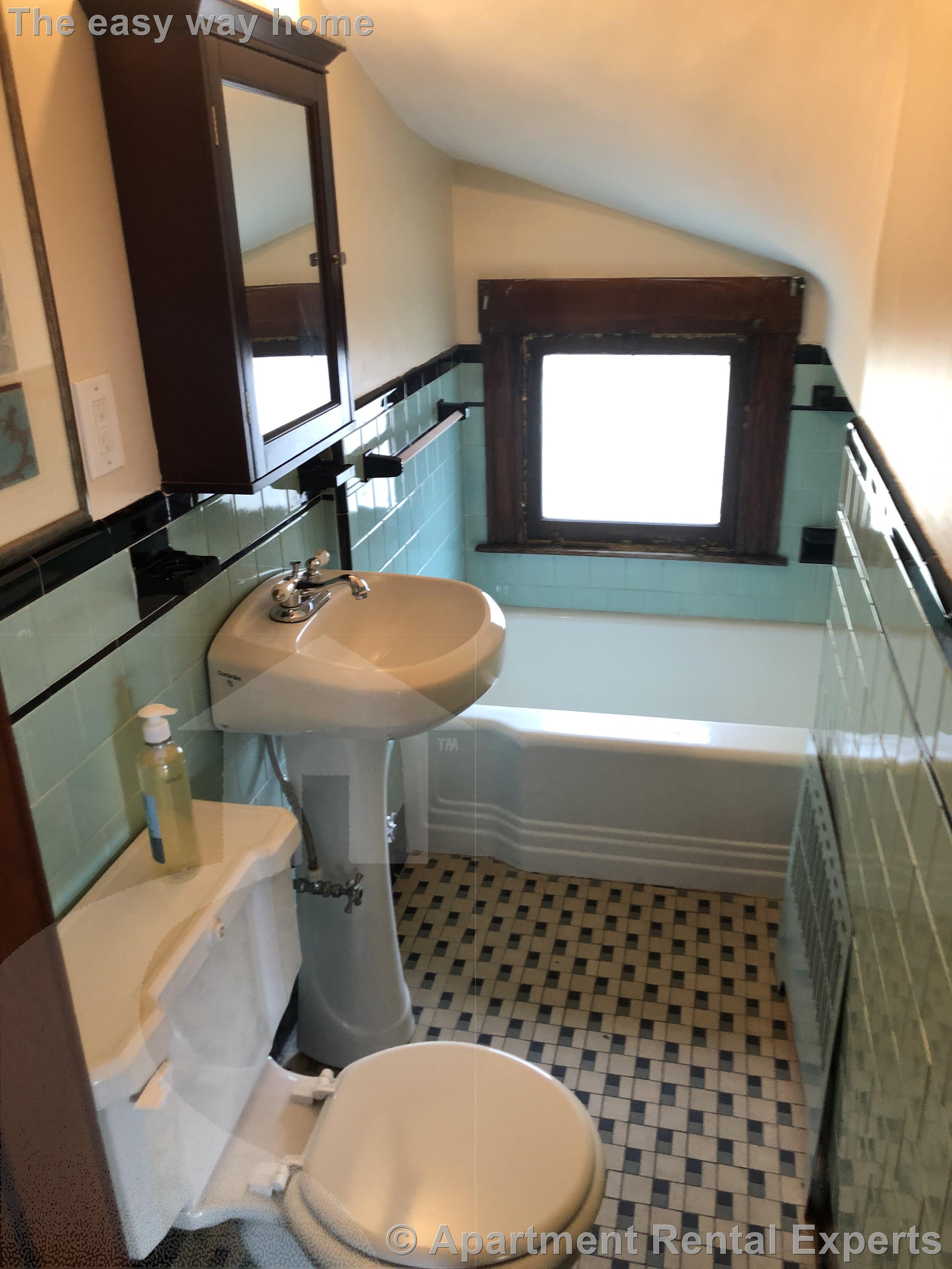 26 Pennsylvania Ave, East Somerville