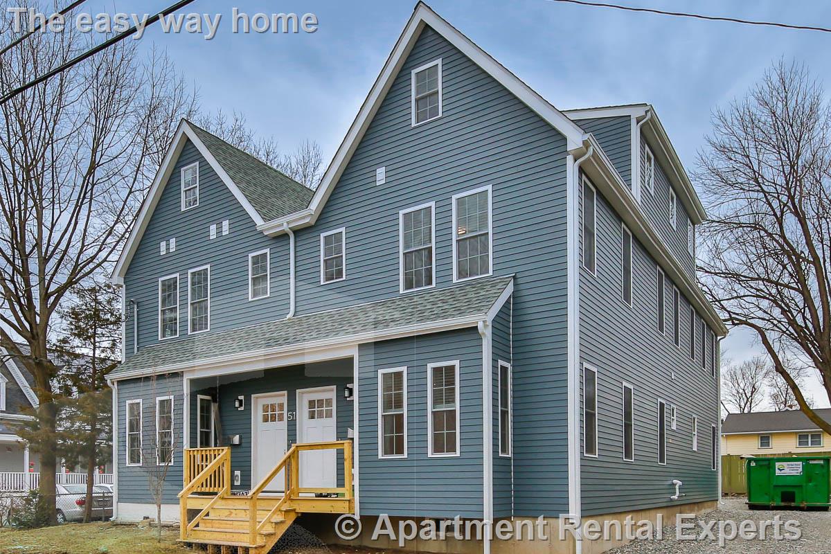 51 Fulton St, Medford Square