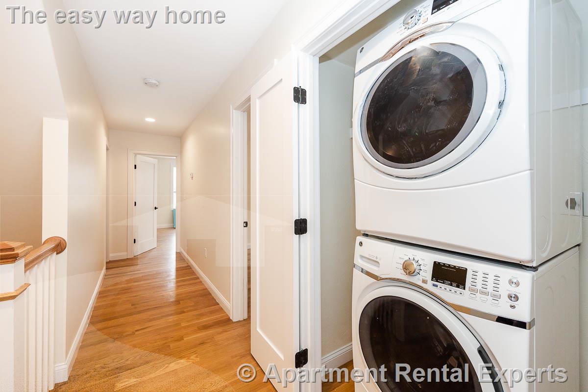 51 Fulton St, Medford Square