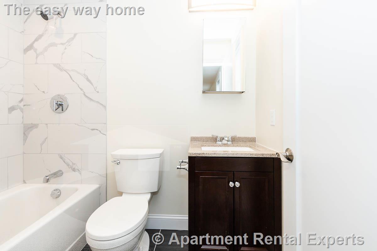 51 Fulton St, Medford Square