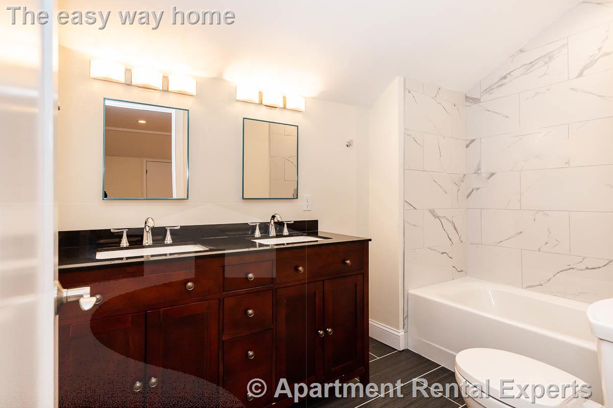 51 Fulton St, Medford Square