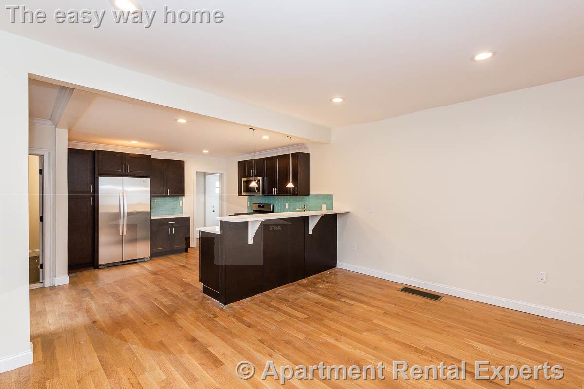 51 Fulton St, Medford Square