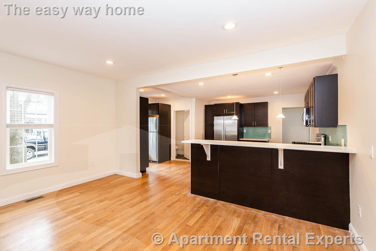 51 Fulton St, Medford Square