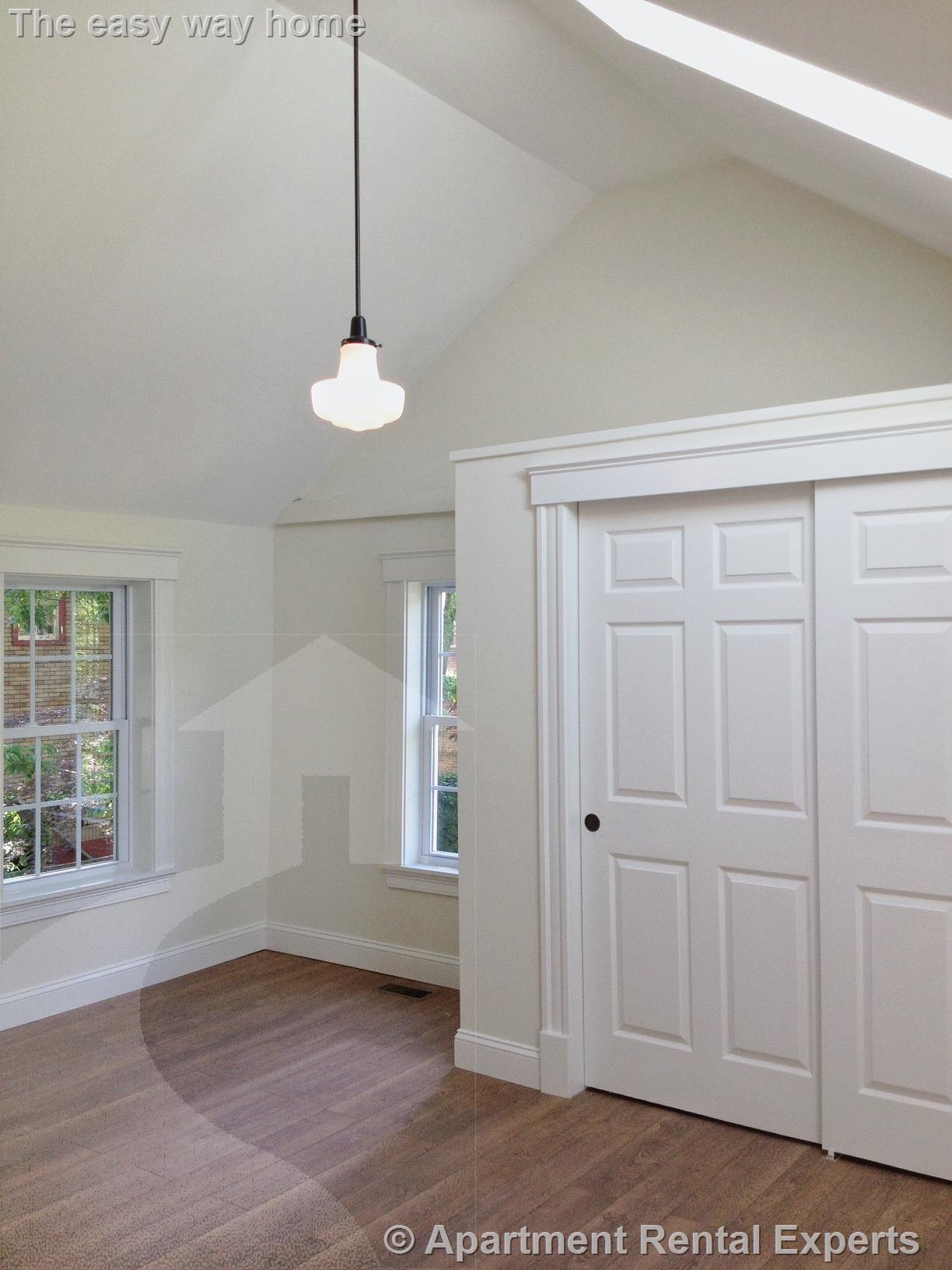 1 Norfolk Pl, Central Square