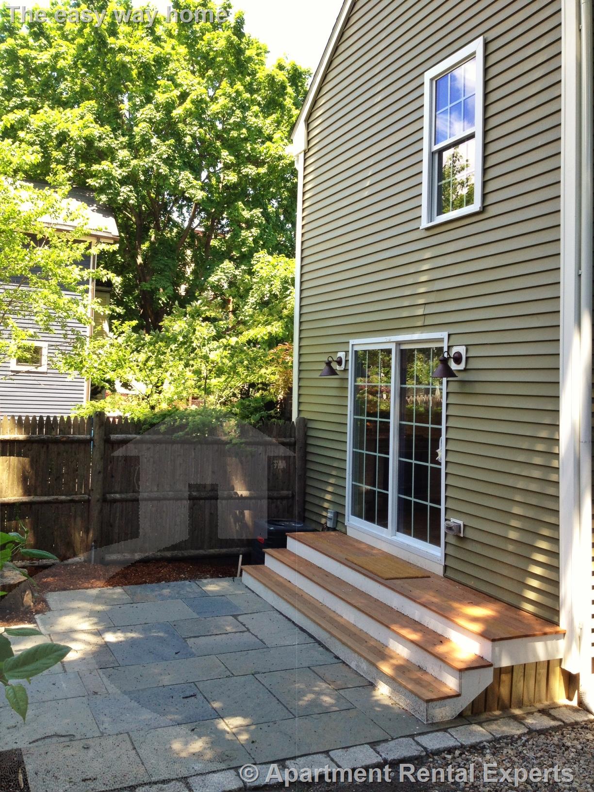 1 Norfolk Pl, Central Square