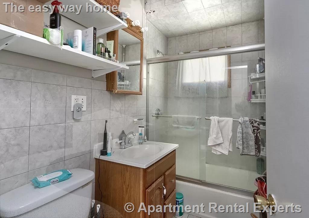 21 Renfrew St, Tufts