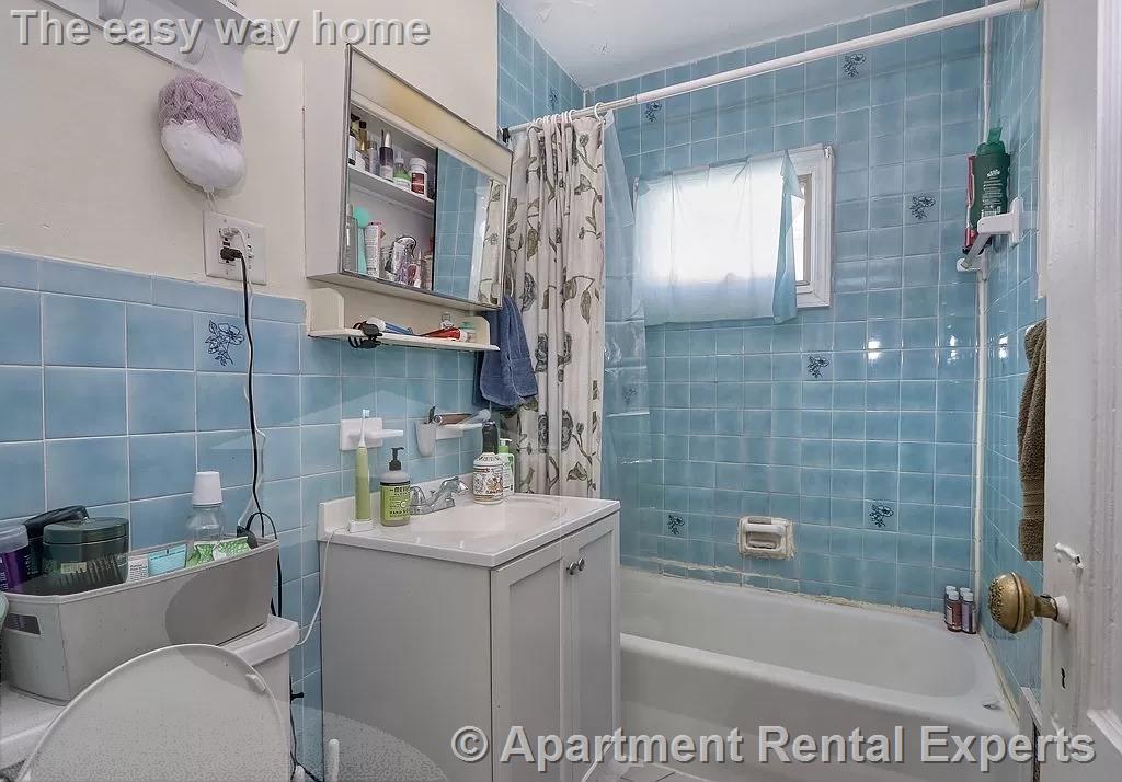 21 Renfrew St, Tufts