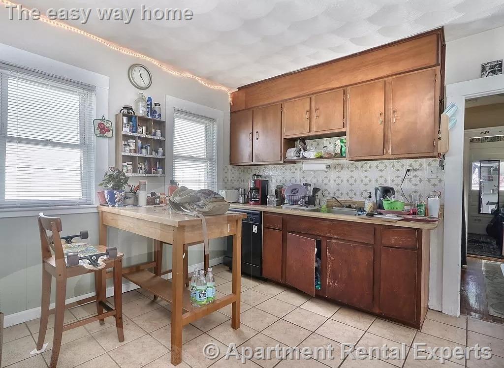 21 Renfrew St, Tufts