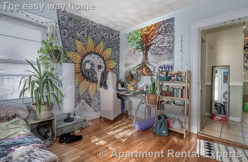 21 Renfrew St, Tufts