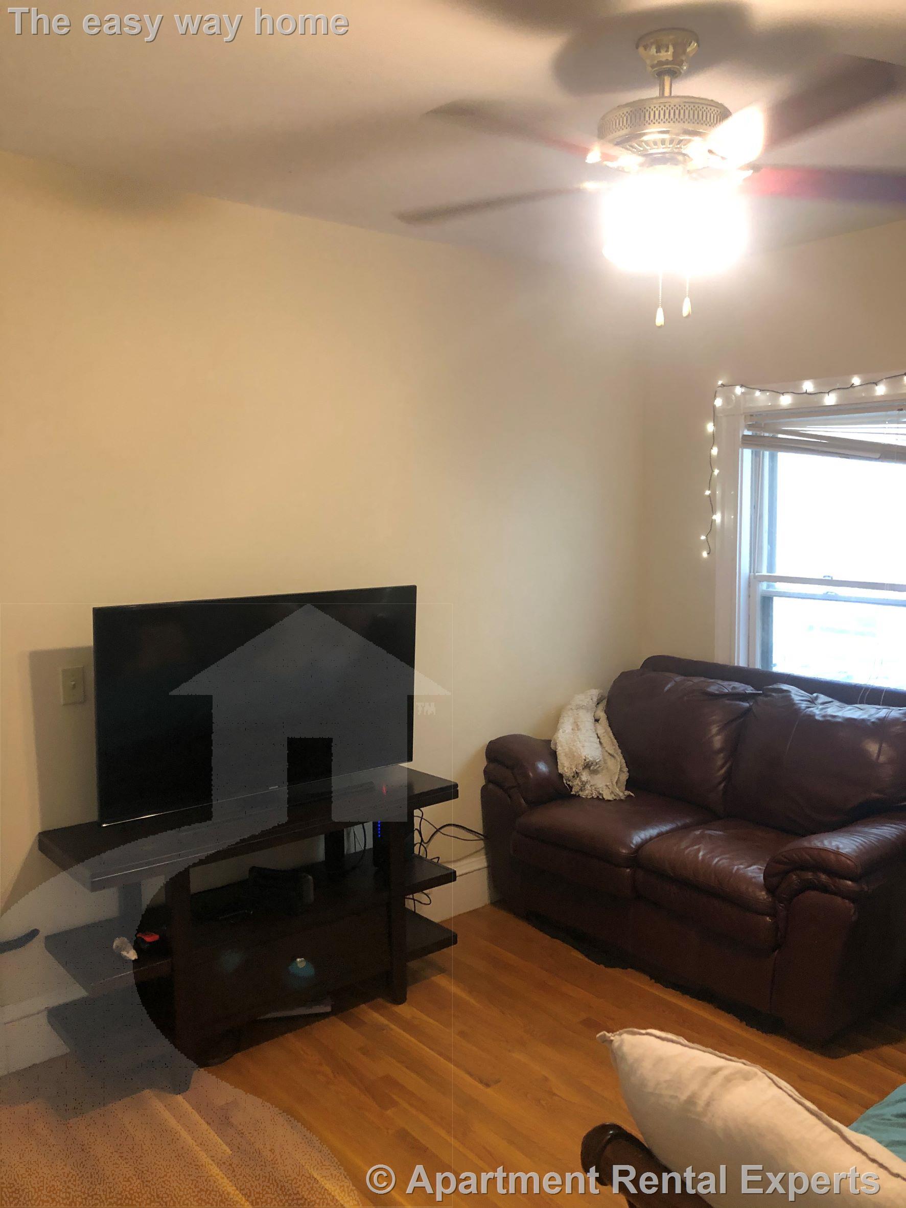 202 Pearl St, Winter Hill