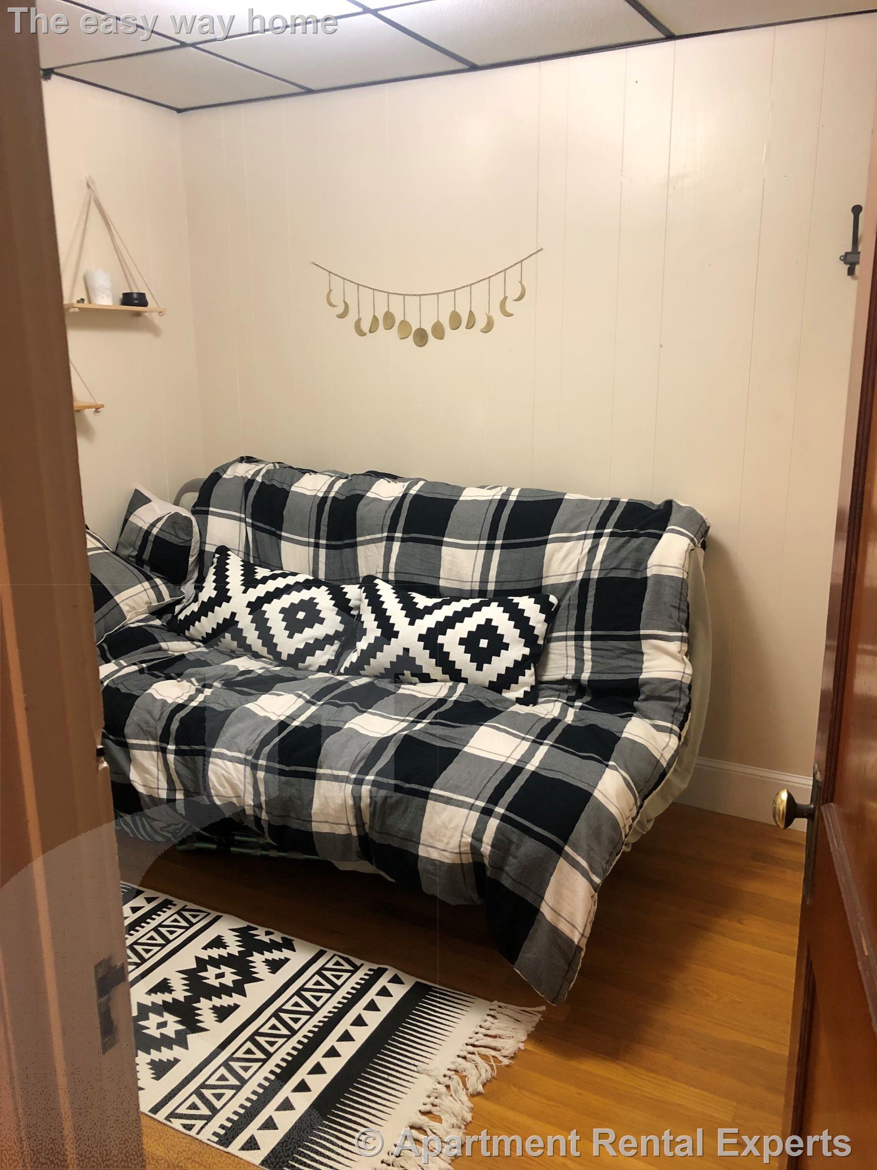 12 Cross St East, East Somerville