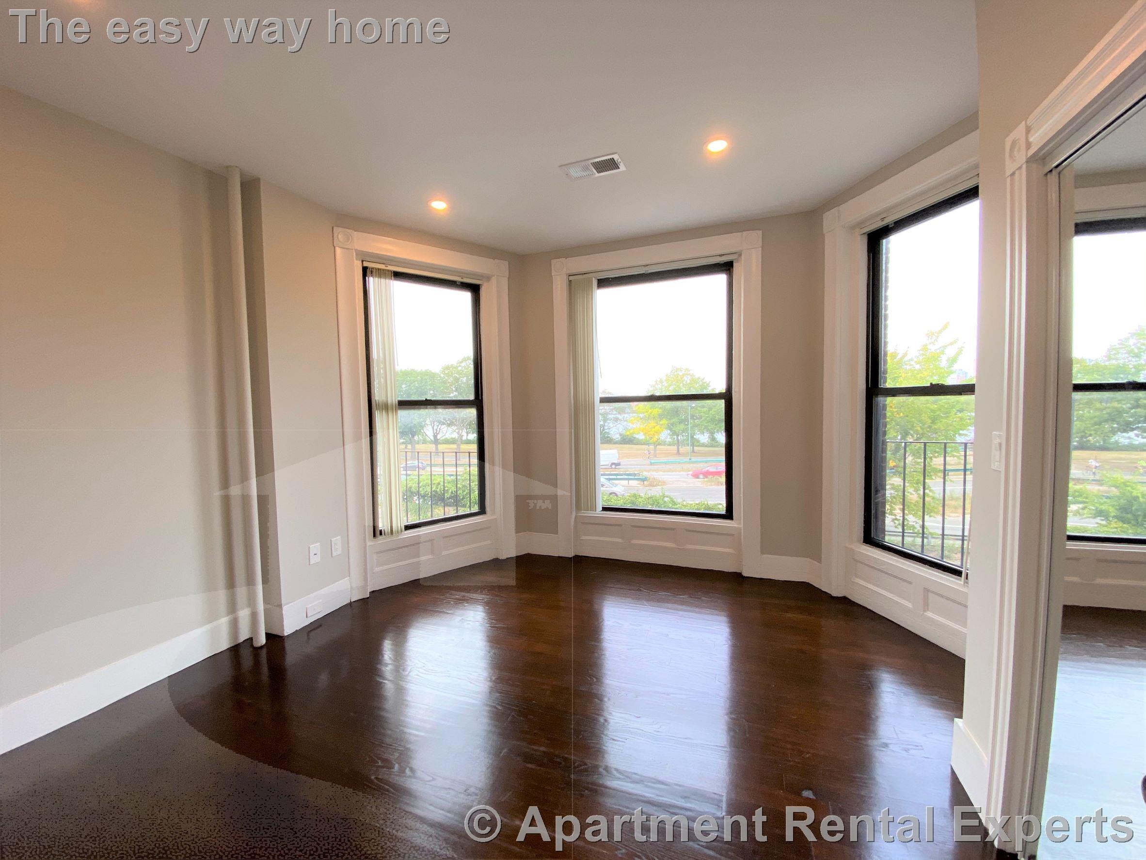 45 Bay State Rd, Back Bay