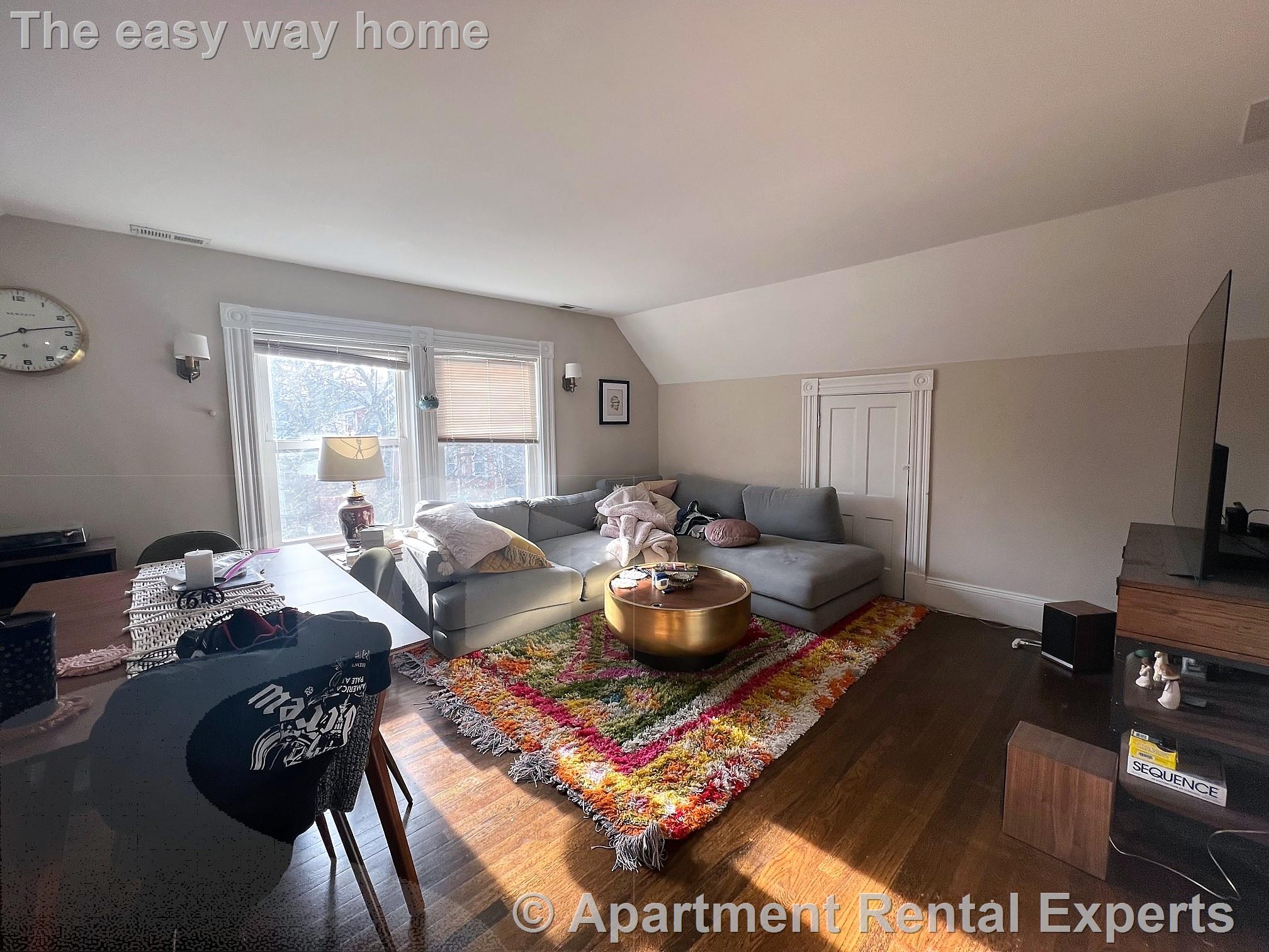 26 Willow Ave, Davis Square