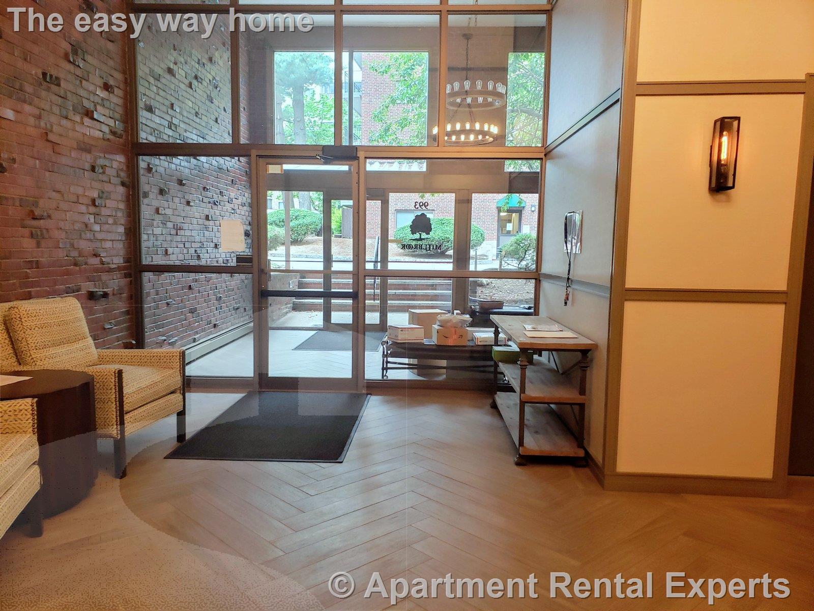 993 Massachusetts Ave, Arlington Heights