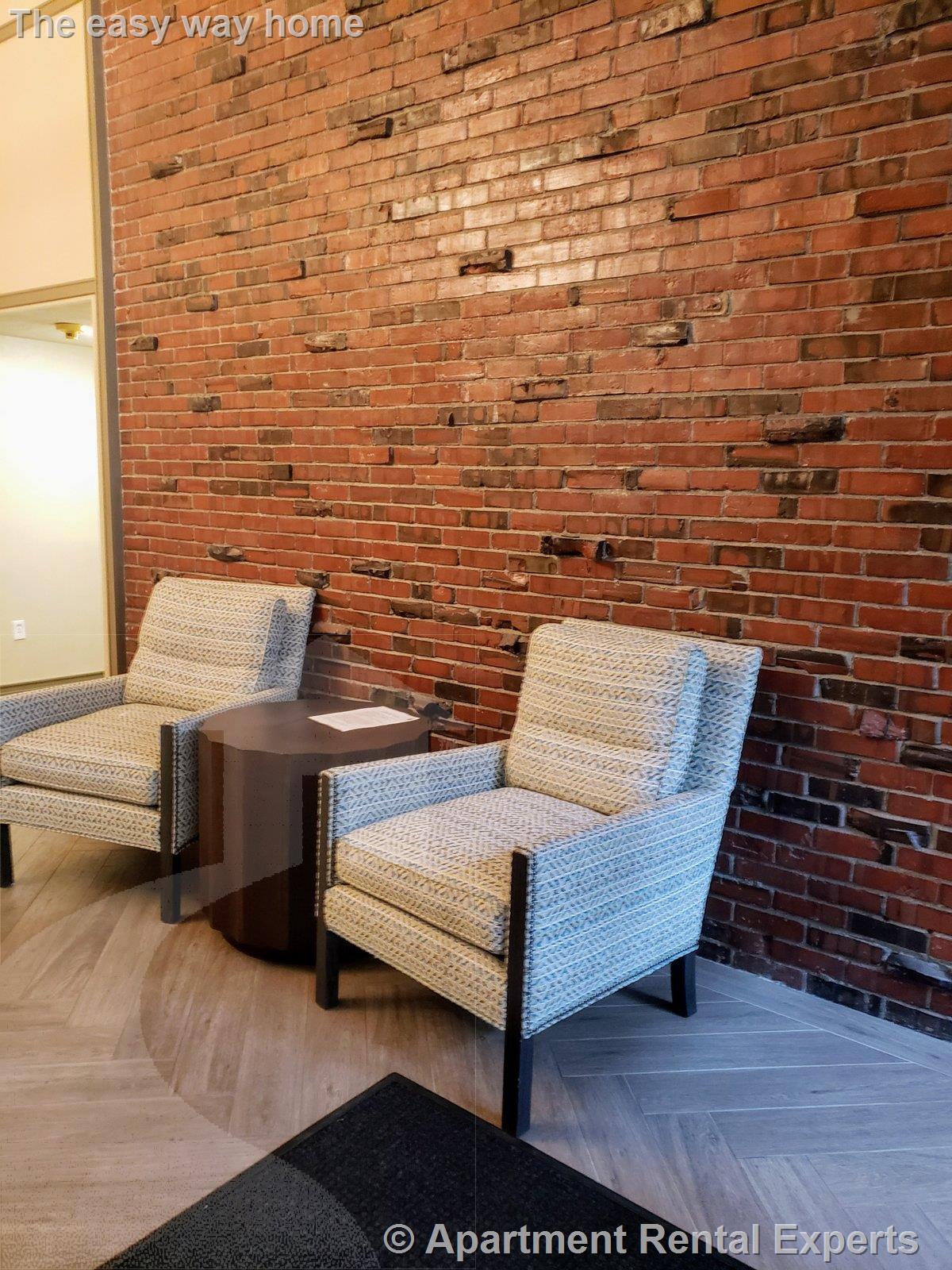 993 Massachusetts Ave, Arlington Heights