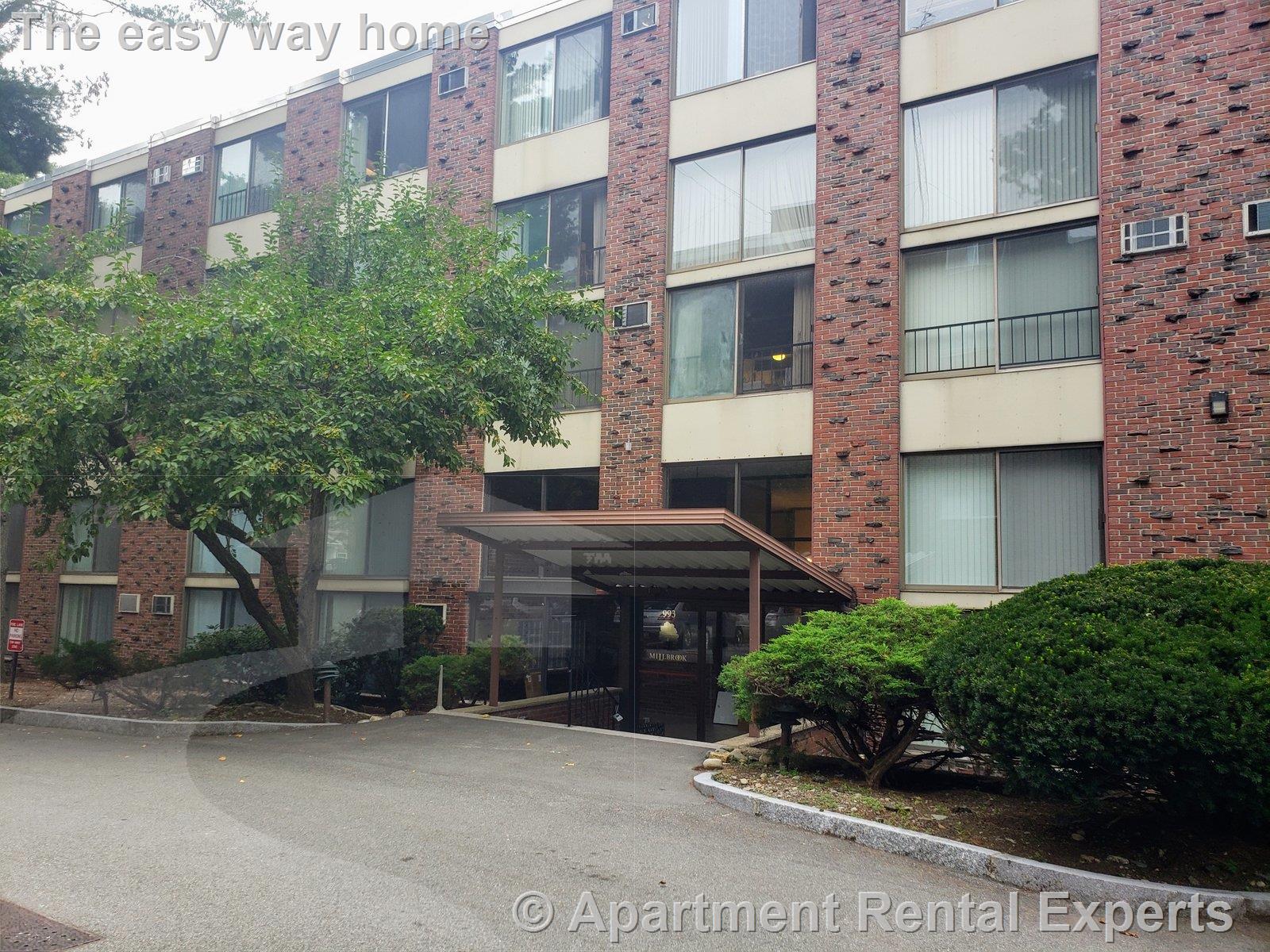 993 Massachusetts Ave, Arlington Heights