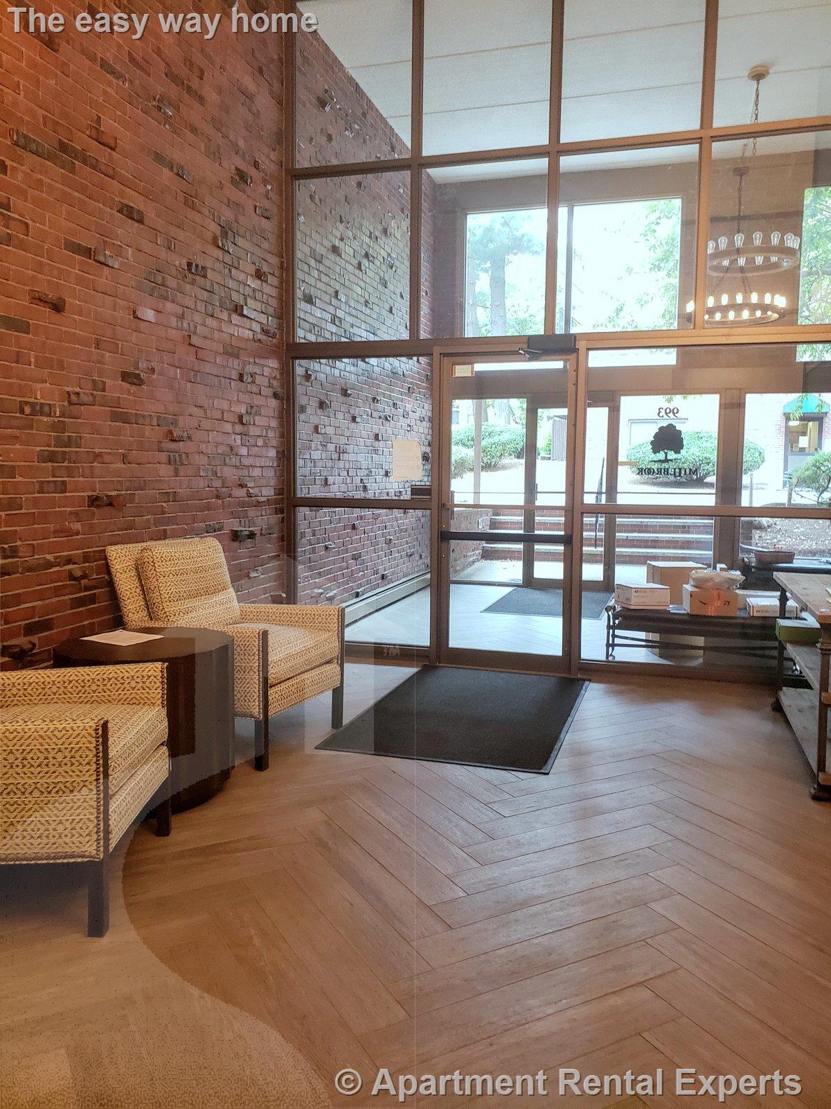 993 Massachusetts Ave, Arlington Heights