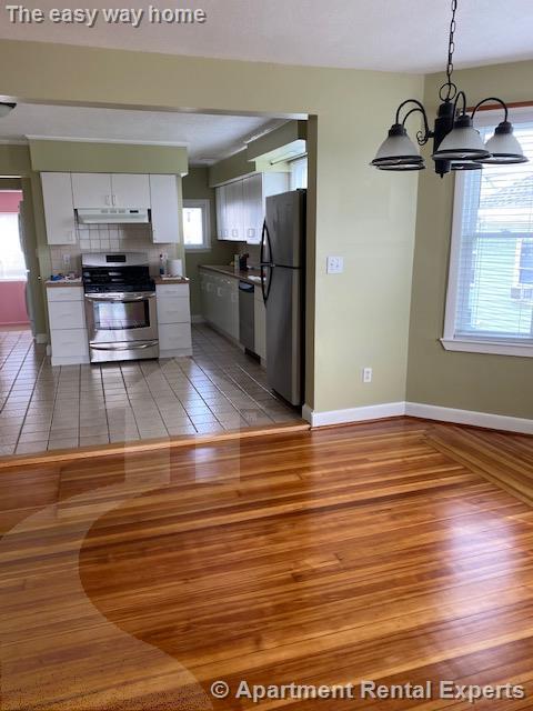 18 Early Ave, Medford Square