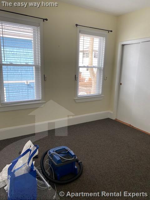 18 Early Ave, Medford Square