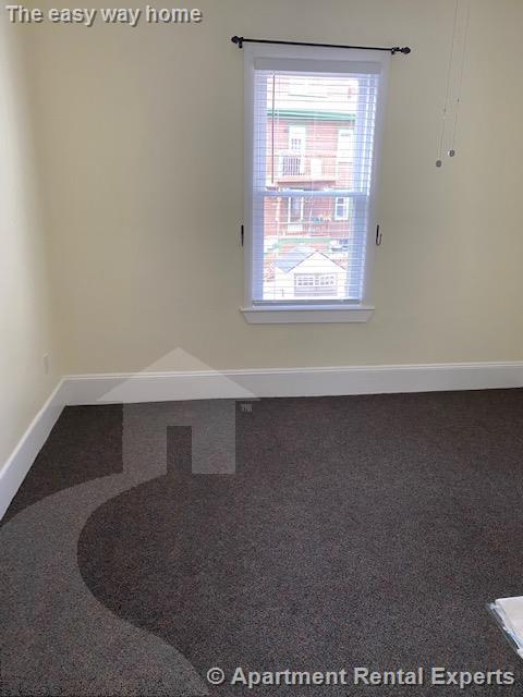 18 Early Ave, Medford Square