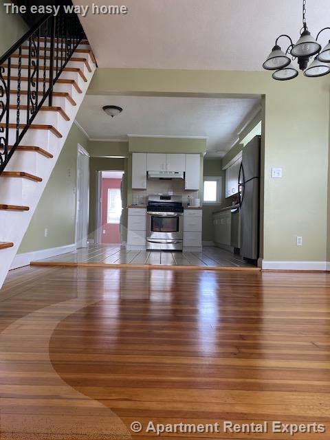 18 Early Ave, Medford Square