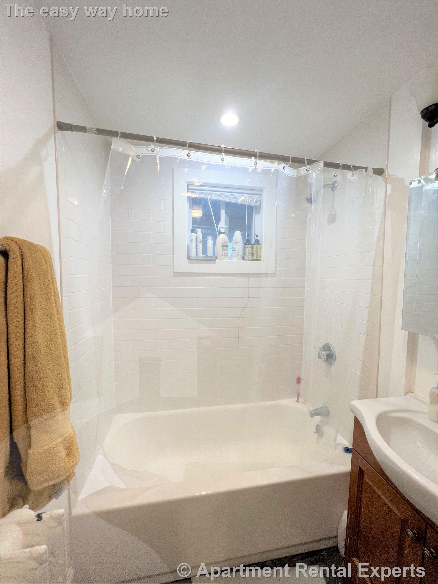 121 Liberty Rd, Davis Square