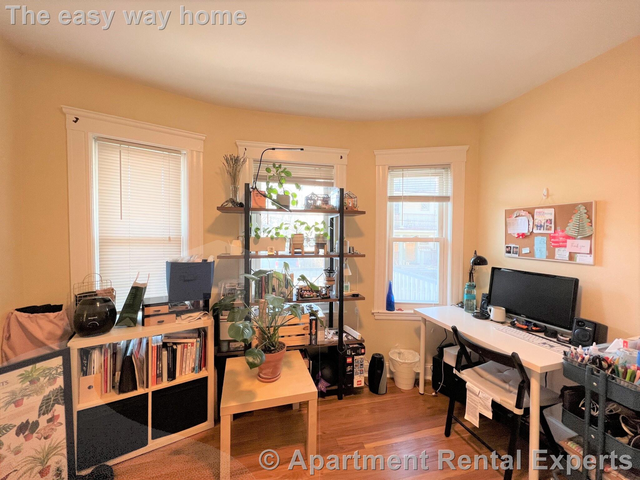 16-18 Silvey Pl, Porter Square