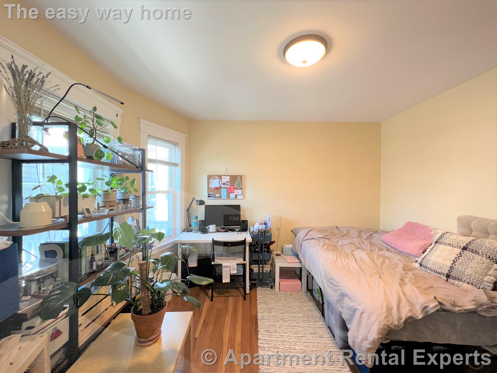 16-18 Silvey Pl, Porter Square