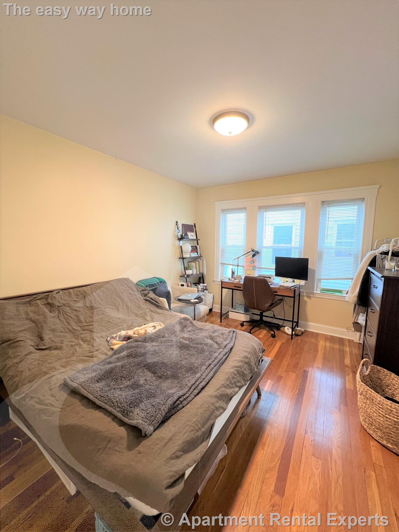 16-18 Silvey Pl, Porter Square