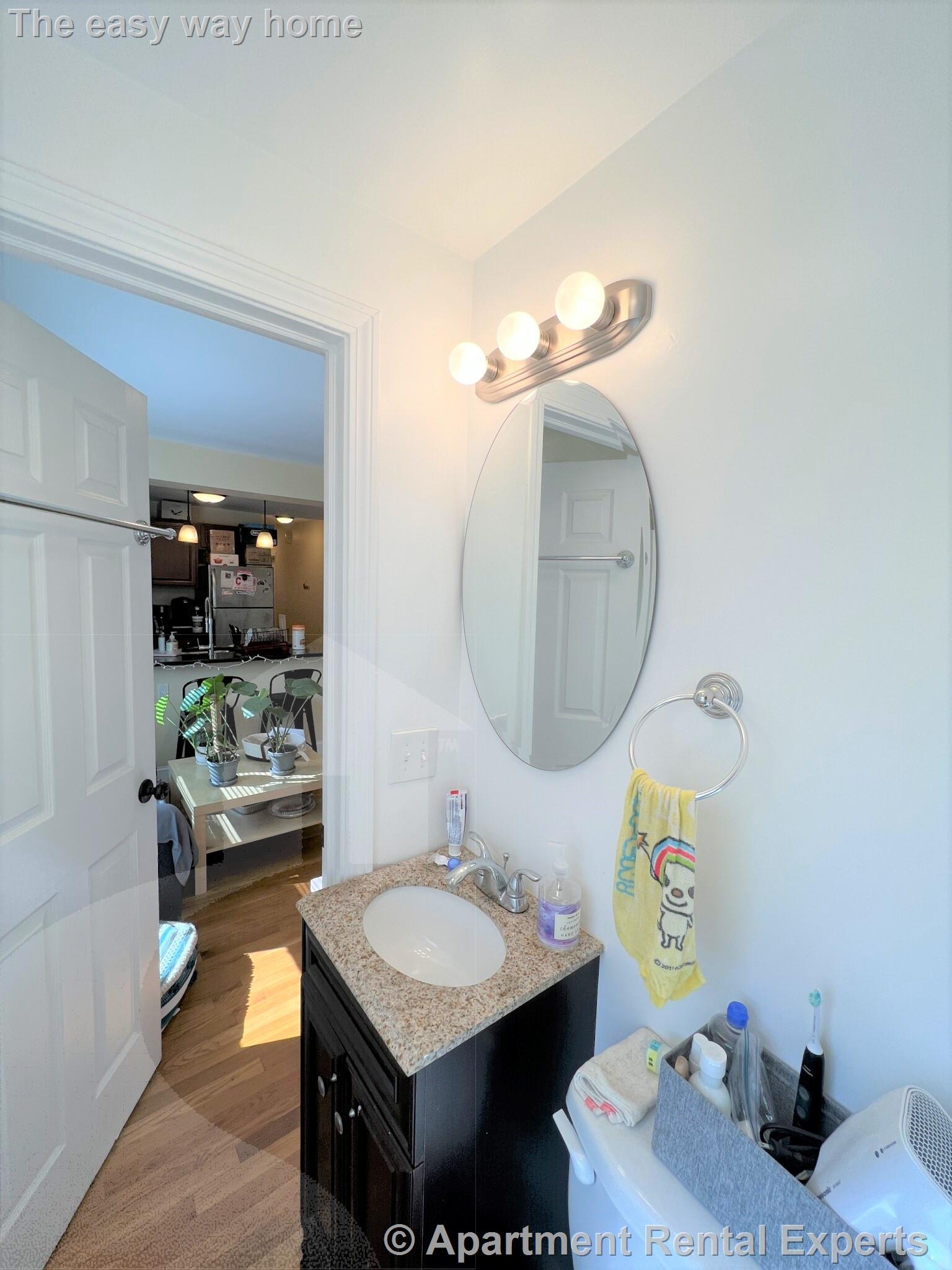 16-18 Silvey Pl, Porter Square