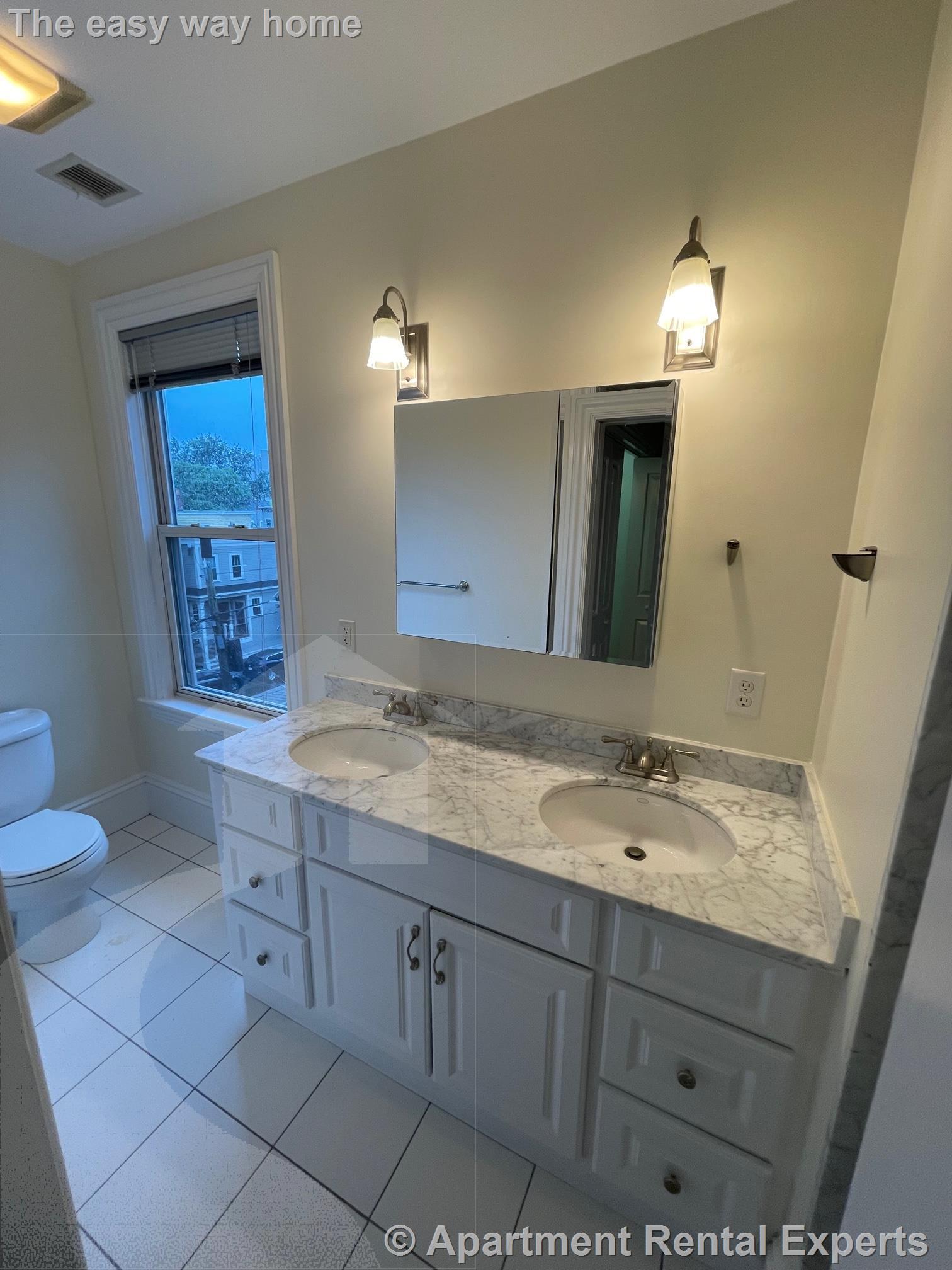 515 Green St, Central Square