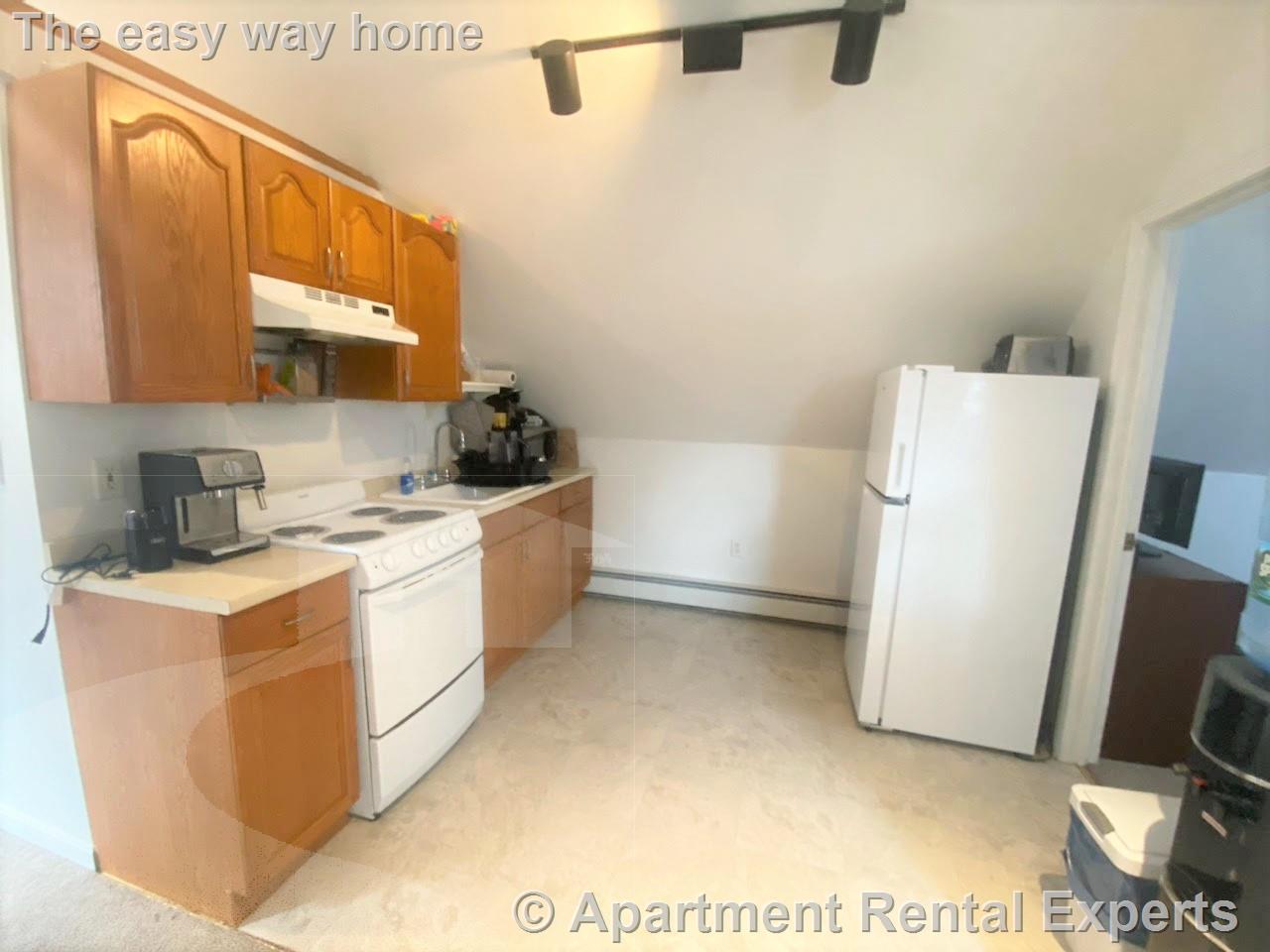 54 James St, Malden Center