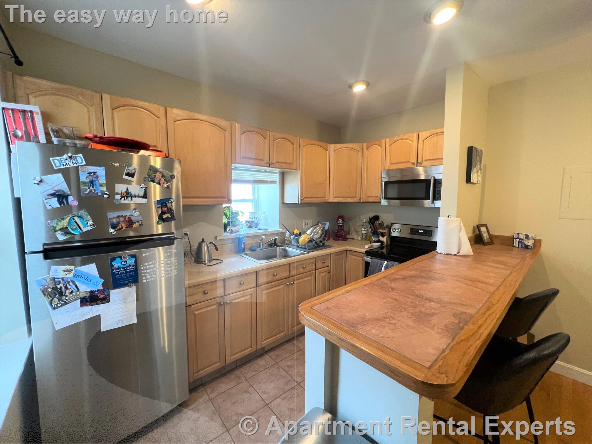 1121 Broadway, Teele Square