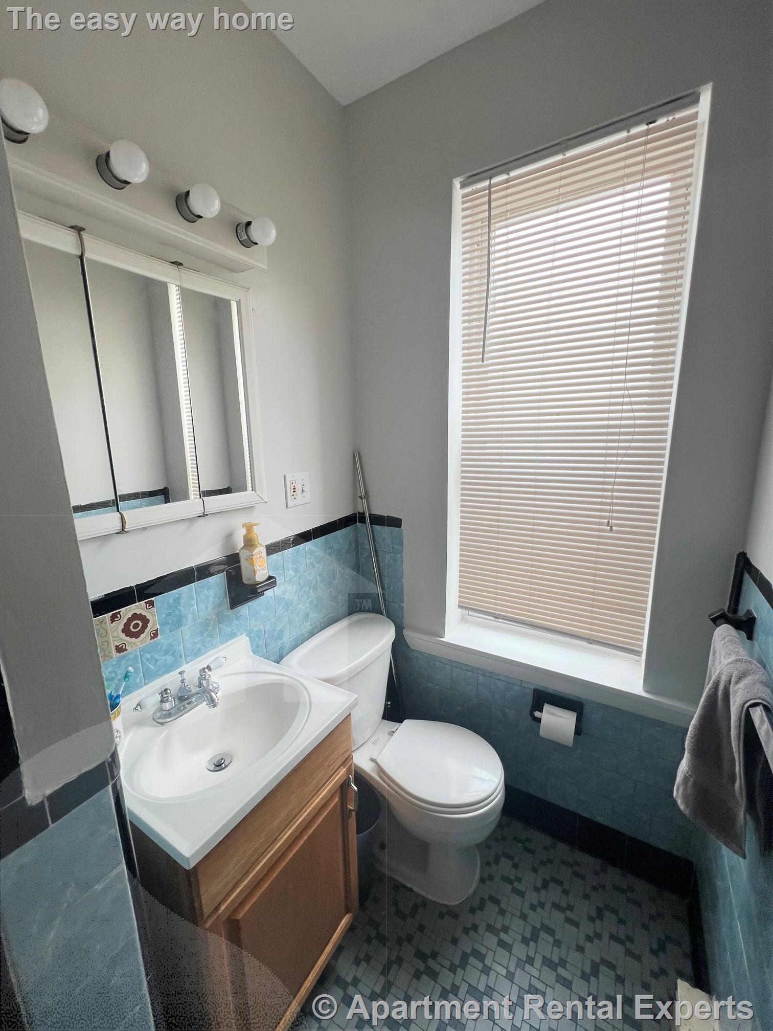 1121 Broadway, Teele Square