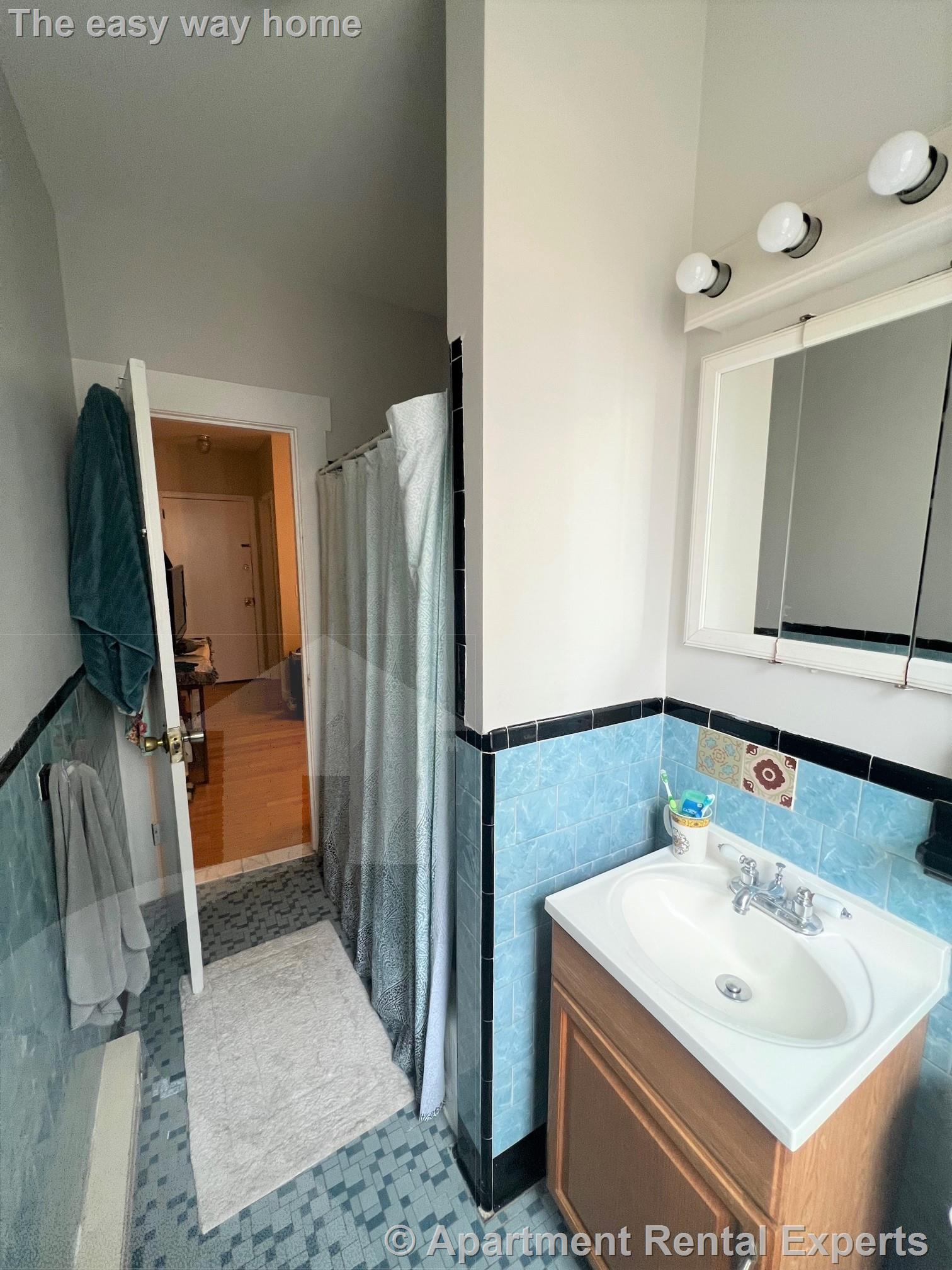 1121 Broadway, Teele Square