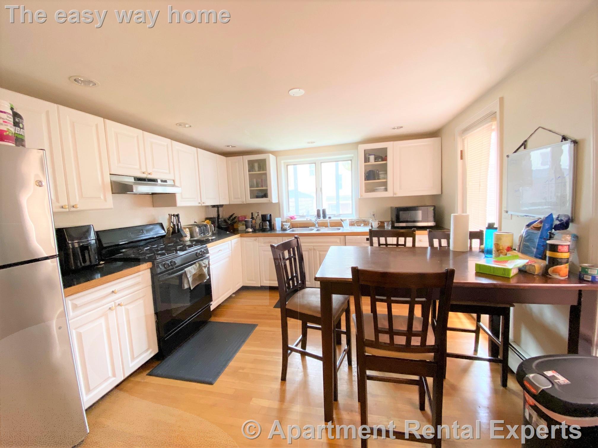 24 Watson St, Cambridgeport