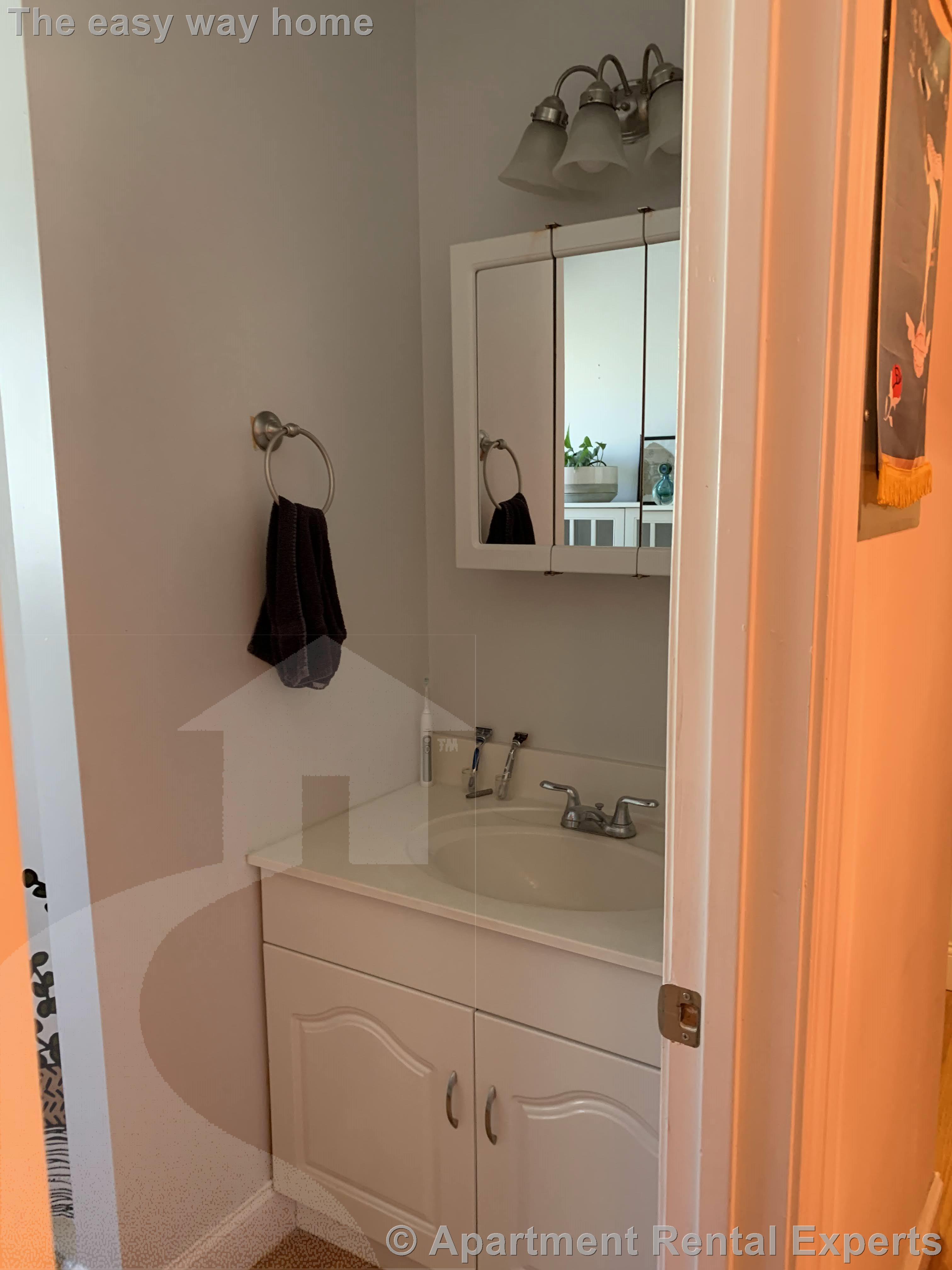 11 Everett Ave, East Somerville