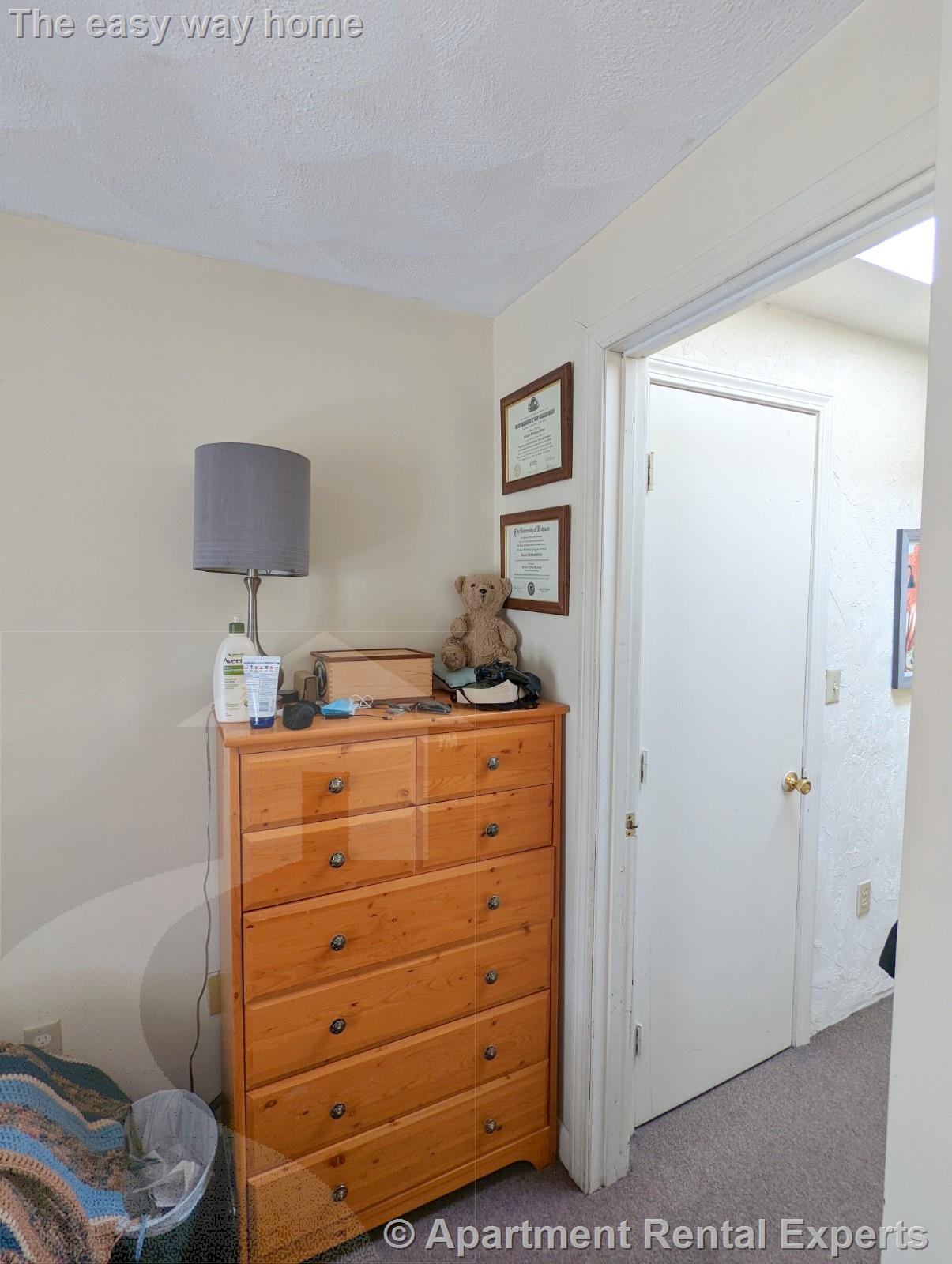 6 Evergreen Sq, Porter Square