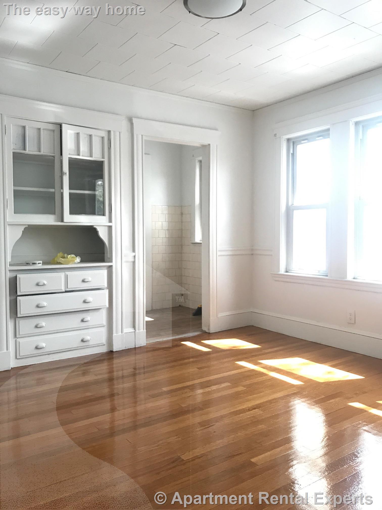 8 Endicott Ave, Teele Square