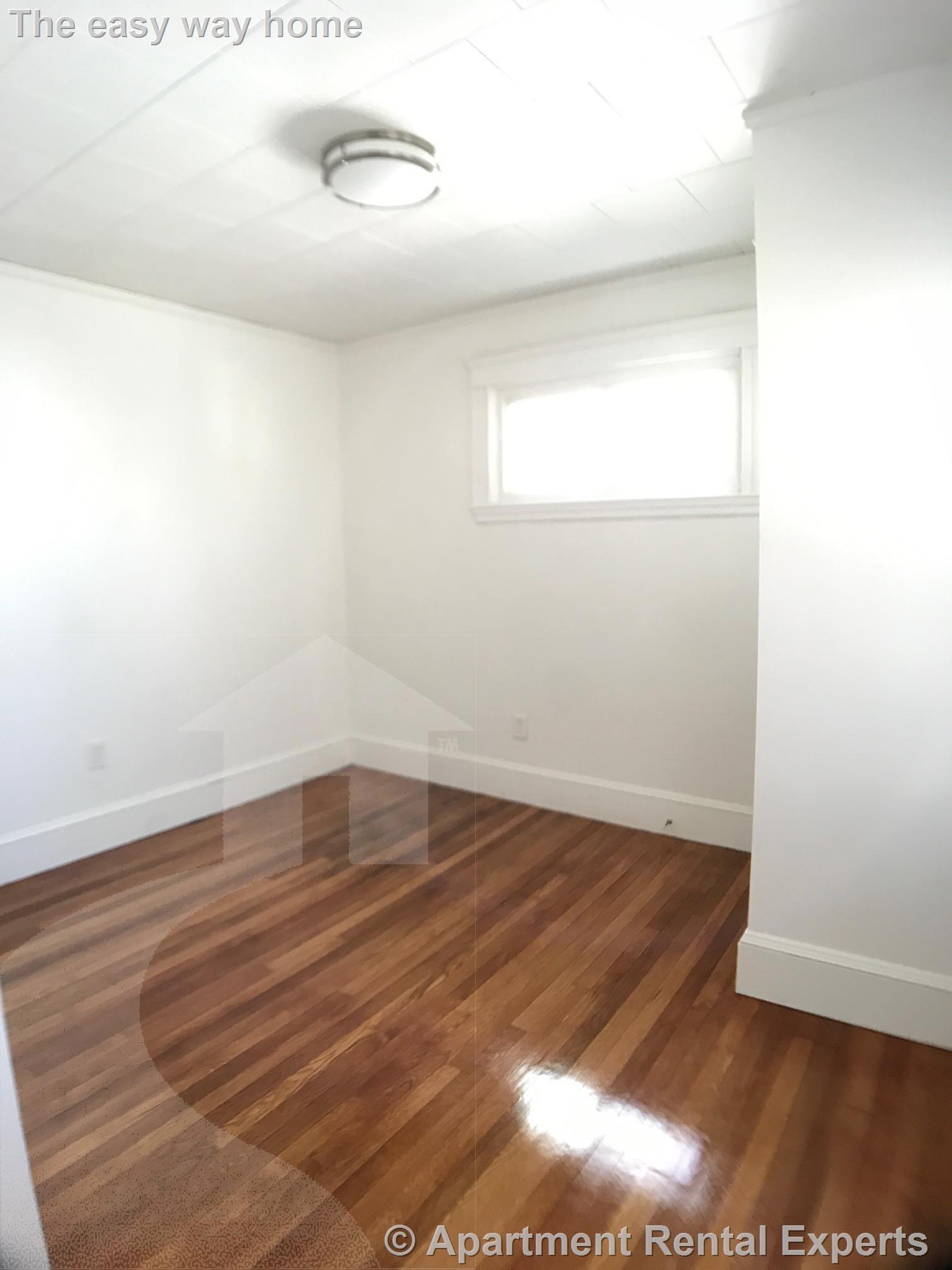 8 Endicott Ave, Teele Square