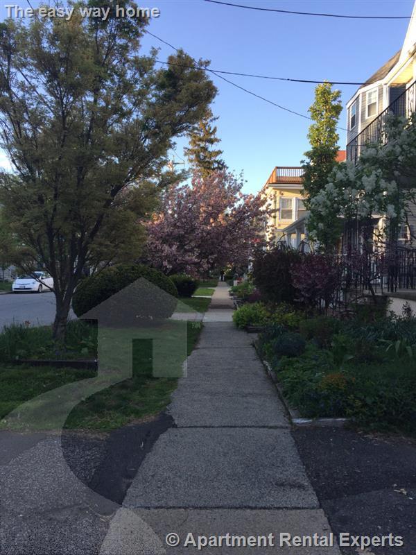 73 Highland Rd, Davis Square