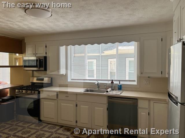 108 Powderhouse Blvd, Davis Square