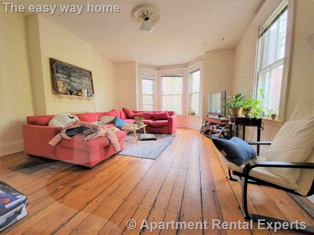 36 Lee St, Central Square