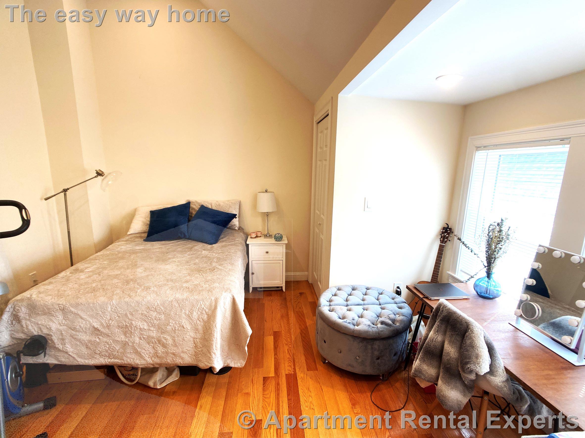 537 Main St, Magoun Square