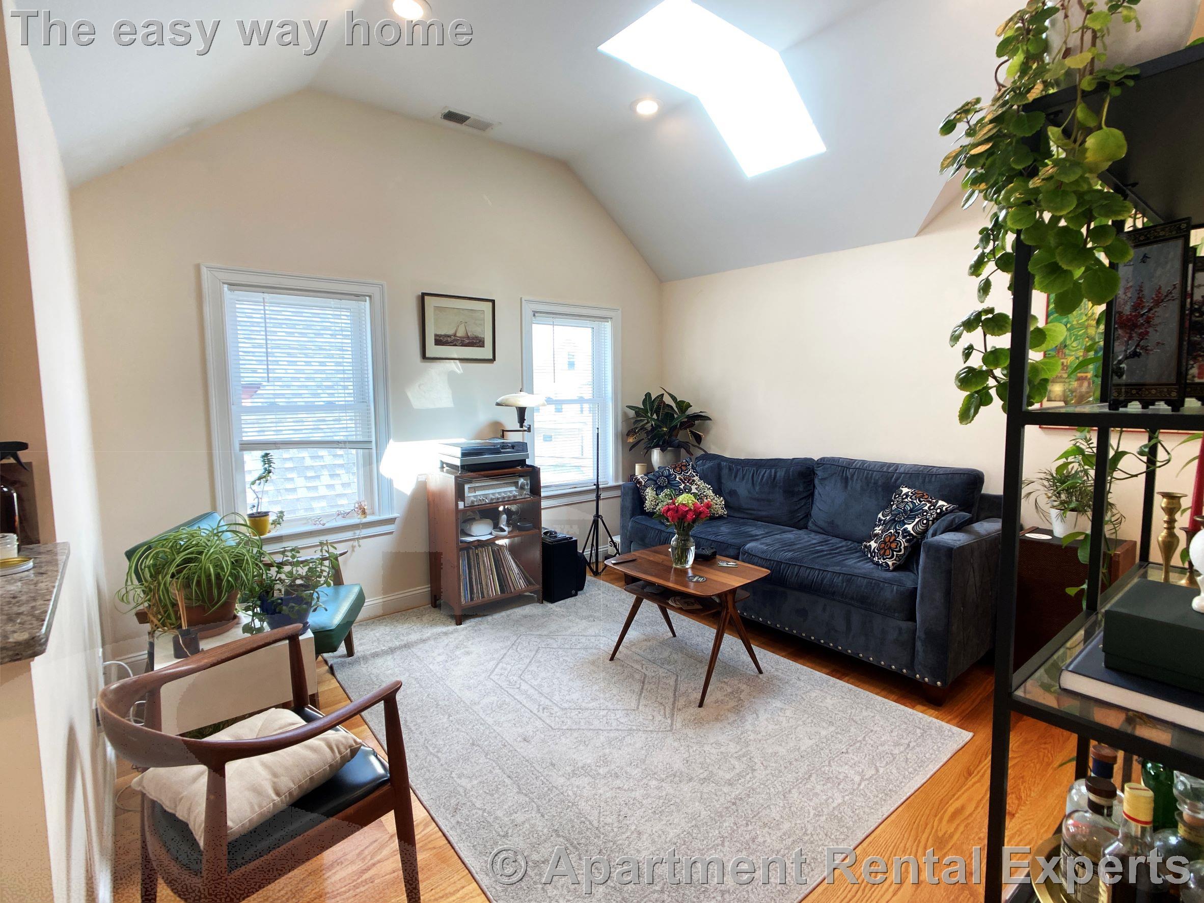 537 Main St, Magoun Square