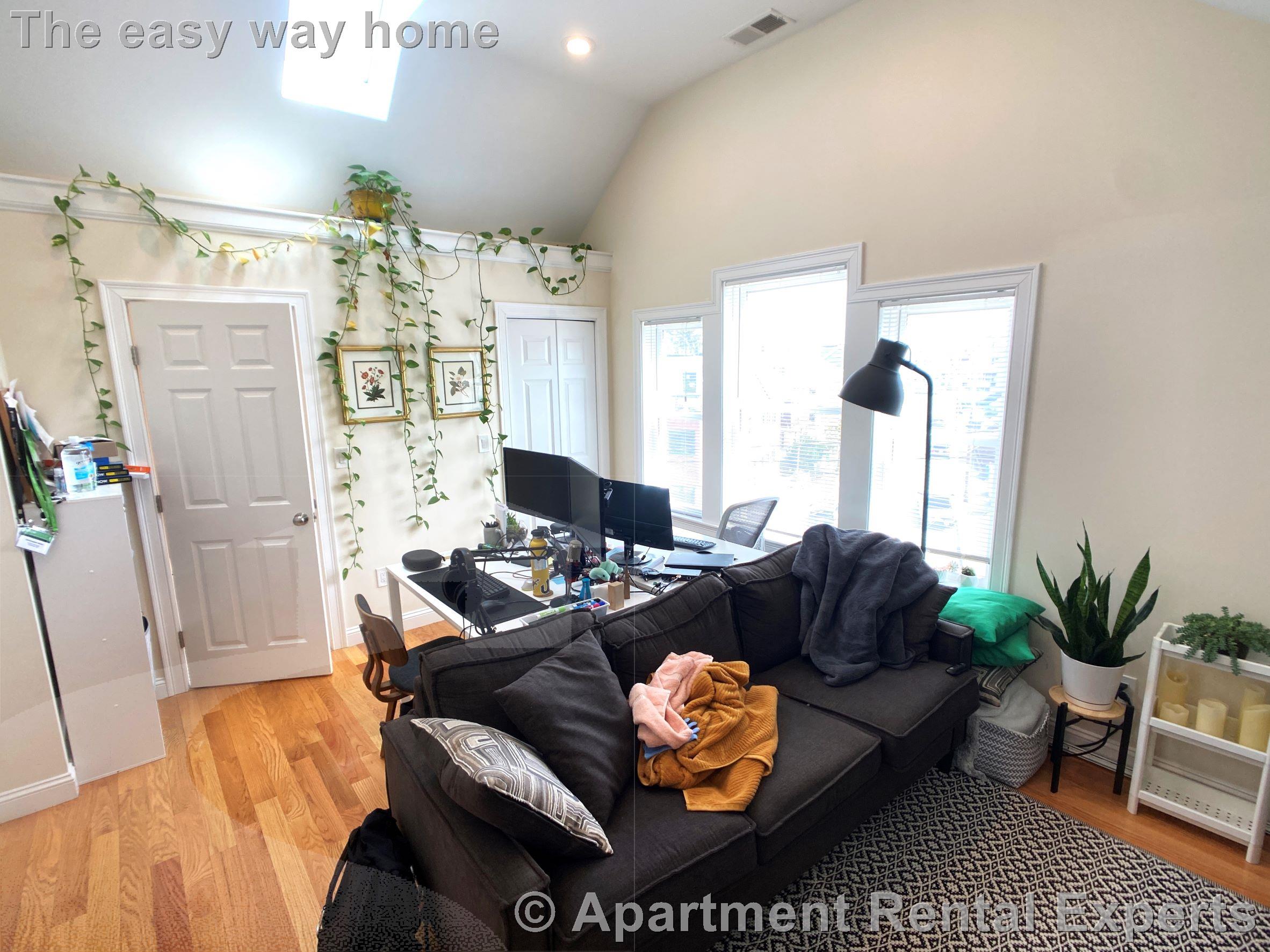 537 Main St, Magoun Square