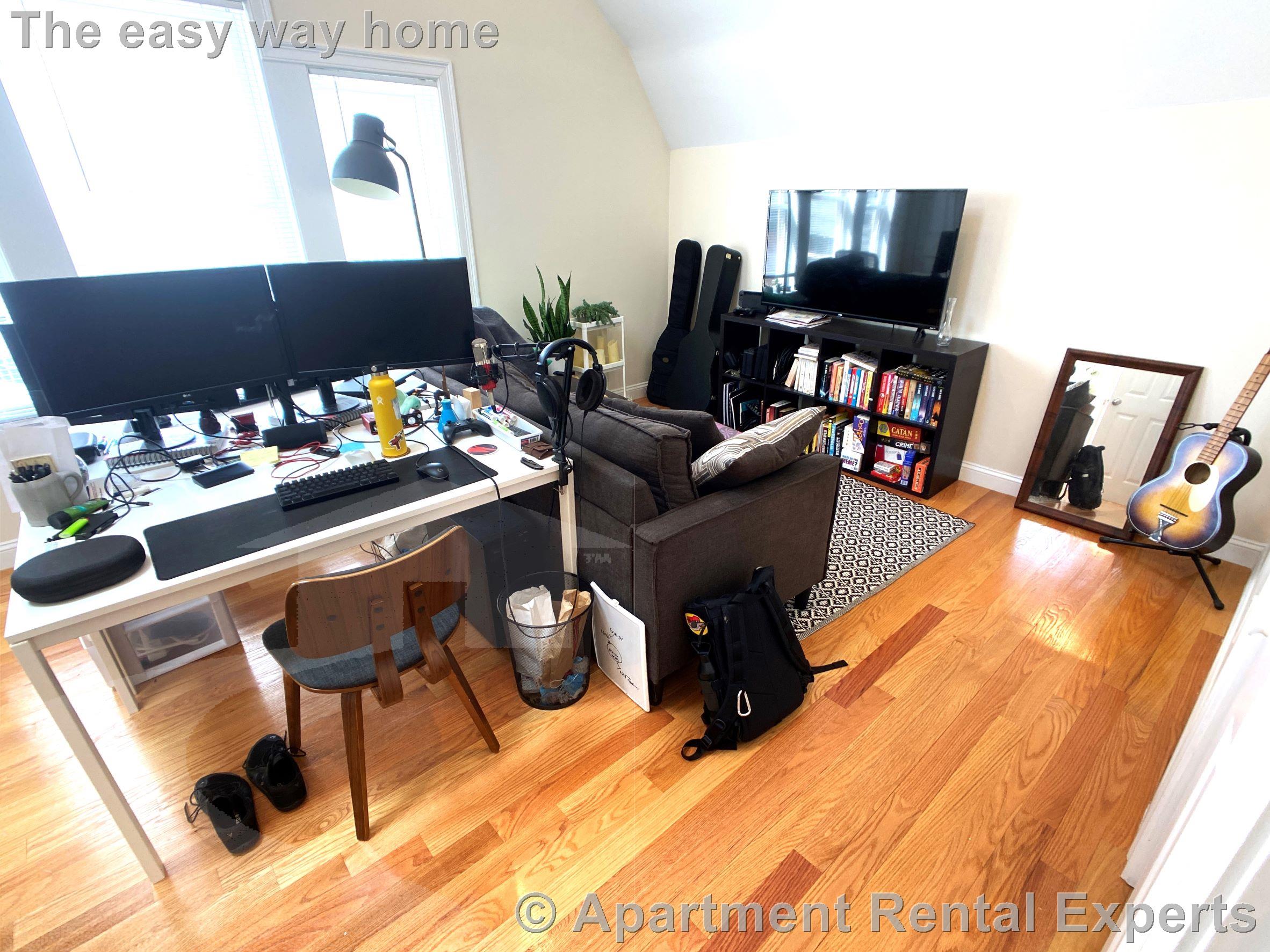 537 Main St, Magoun Square