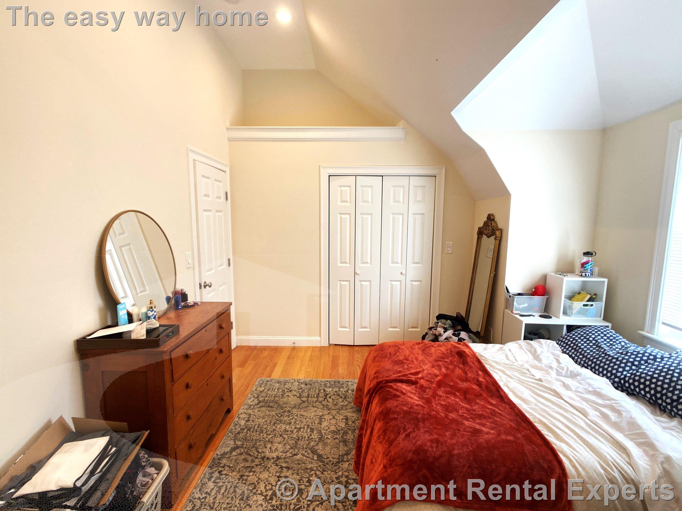 537 Main St, Magoun Square