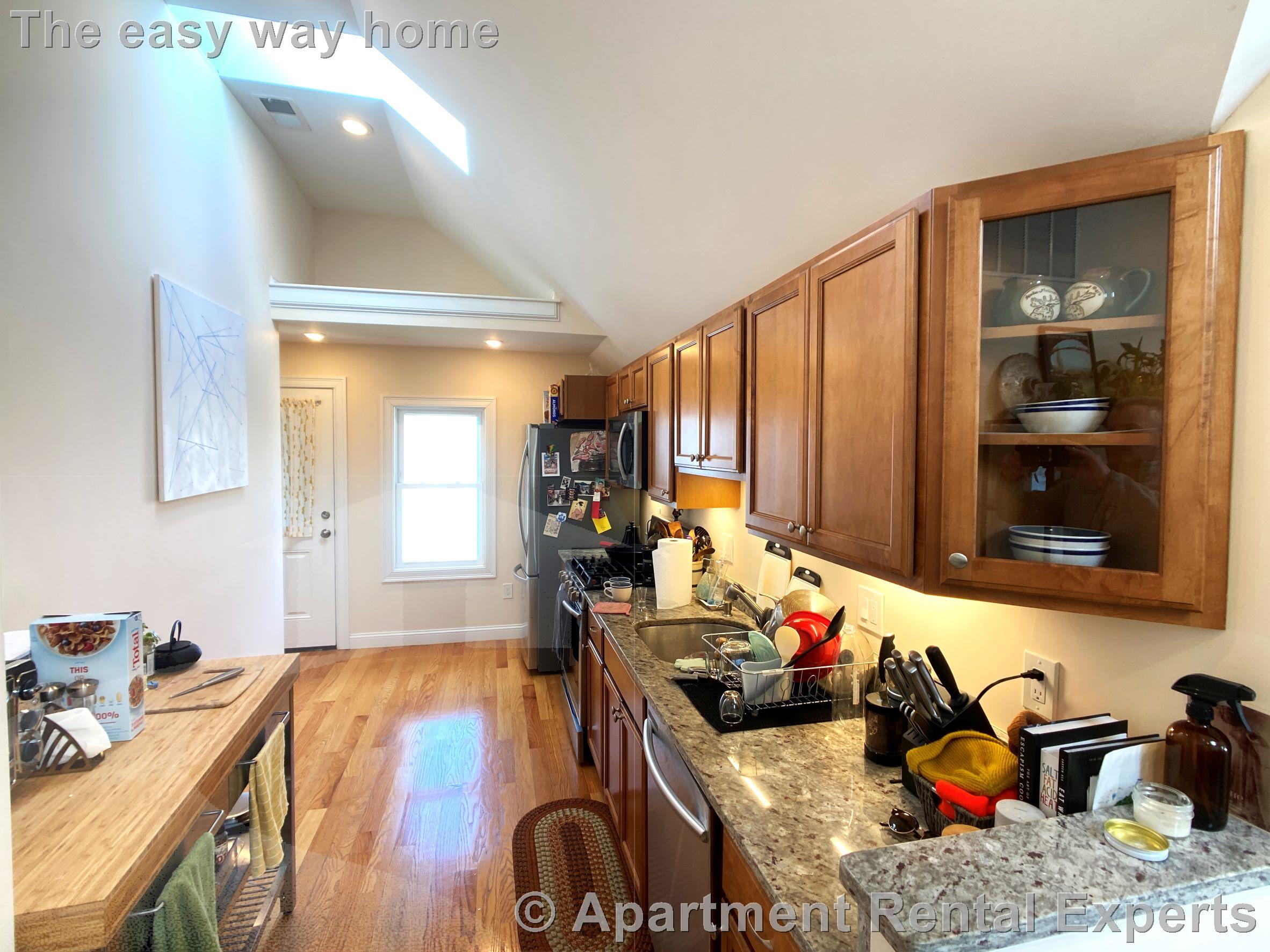 537 Main St, Magoun Square