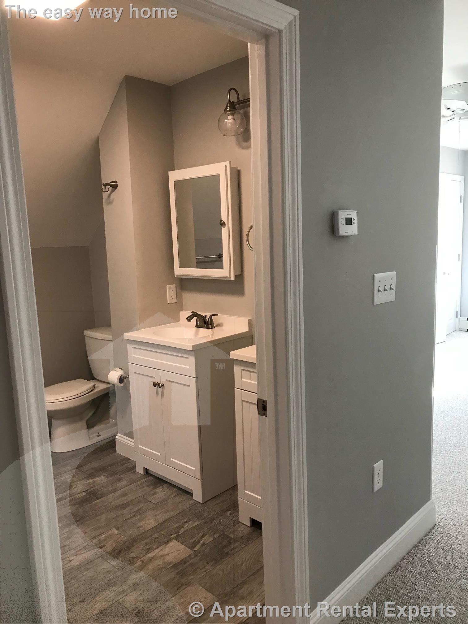 8 Bradford Ave, Tufts